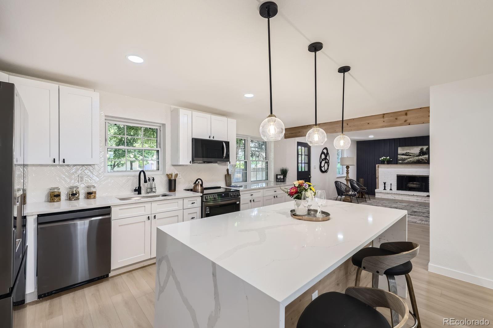 MLS Image #6 for 3374 s niagara way,denver, Colorado