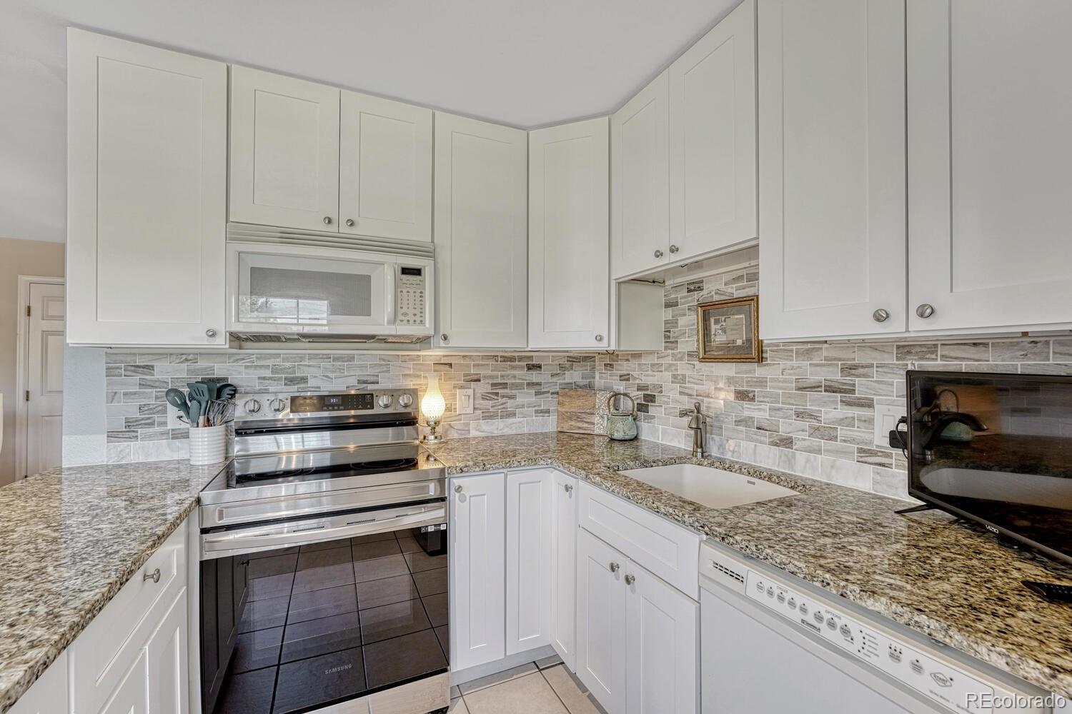 MLS Image #11 for 2028  palm drive,colorado springs, Colorado