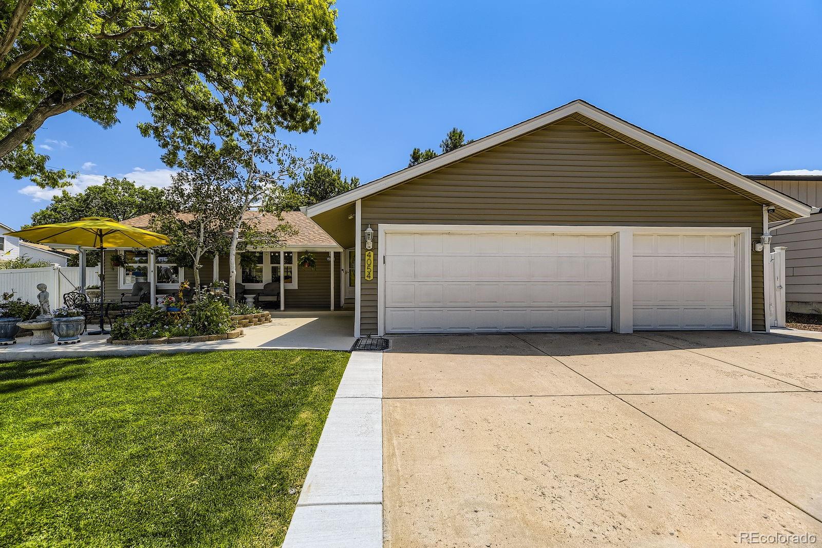 MLS Image #1 for 4054 s olathe court,aurora, Colorado