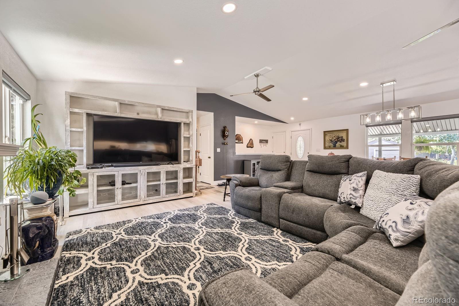 MLS Image #4 for 4054 s olathe court,aurora, Colorado