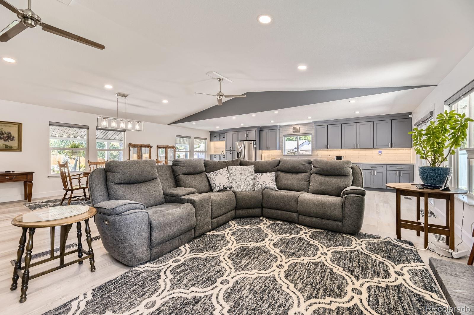 MLS Image #6 for 4054 s olathe court,aurora, Colorado