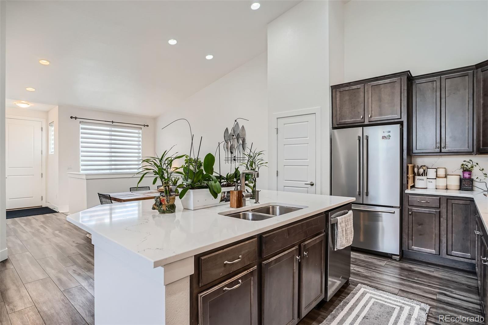 MLS Image #10 for 10095 e 59th avenue,denver, Colorado