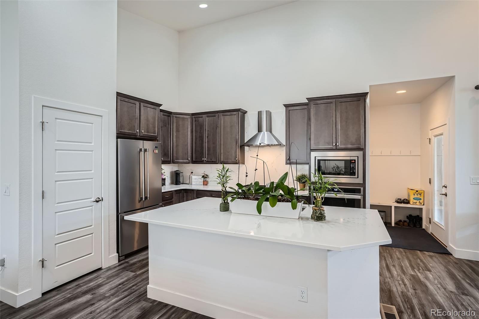 MLS Image #6 for 10095 e 59th avenue,denver, Colorado
