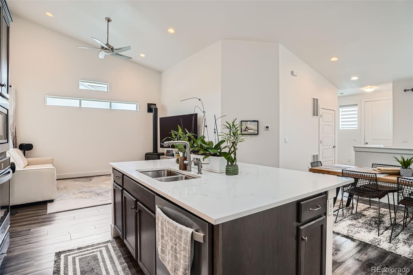 MLS Image #9 for 10095 e 59th avenue,denver, Colorado