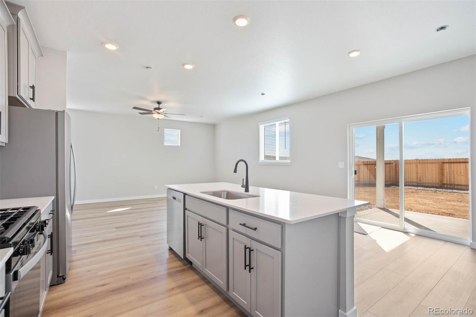 MLS Image #10 for 9401  yampa street,commerce city, Colorado