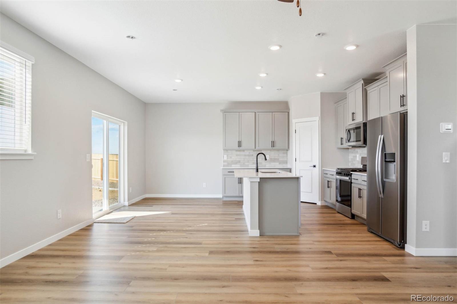MLS Image #5 for 9401  yampa street,commerce city, Colorado