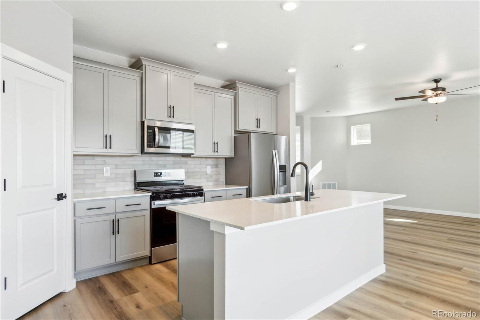 MLS Image #6 for 9401  yampa street,commerce city, Colorado
