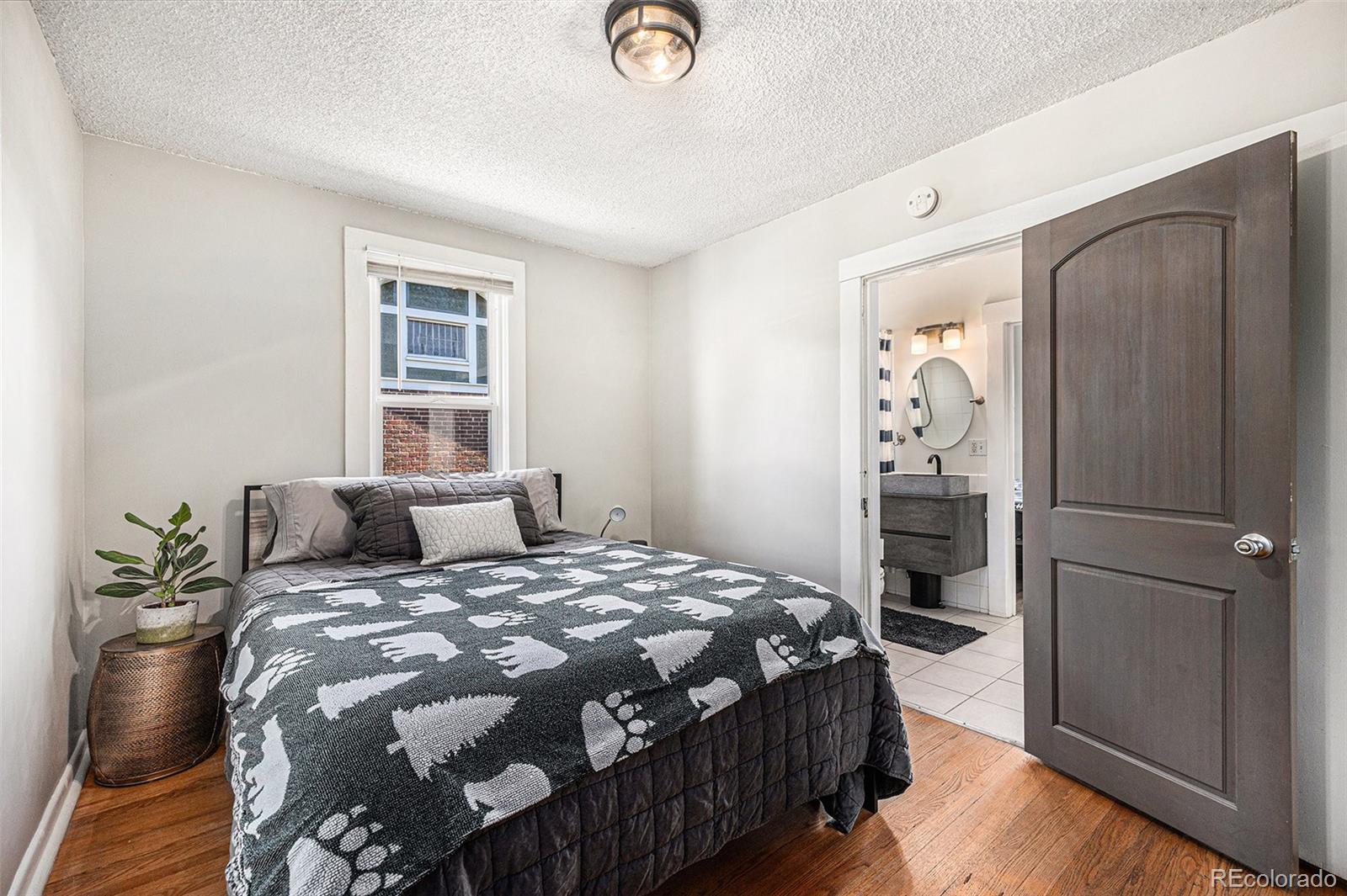 MLS Image #9 for 2087 s clarkson street,denver, Colorado