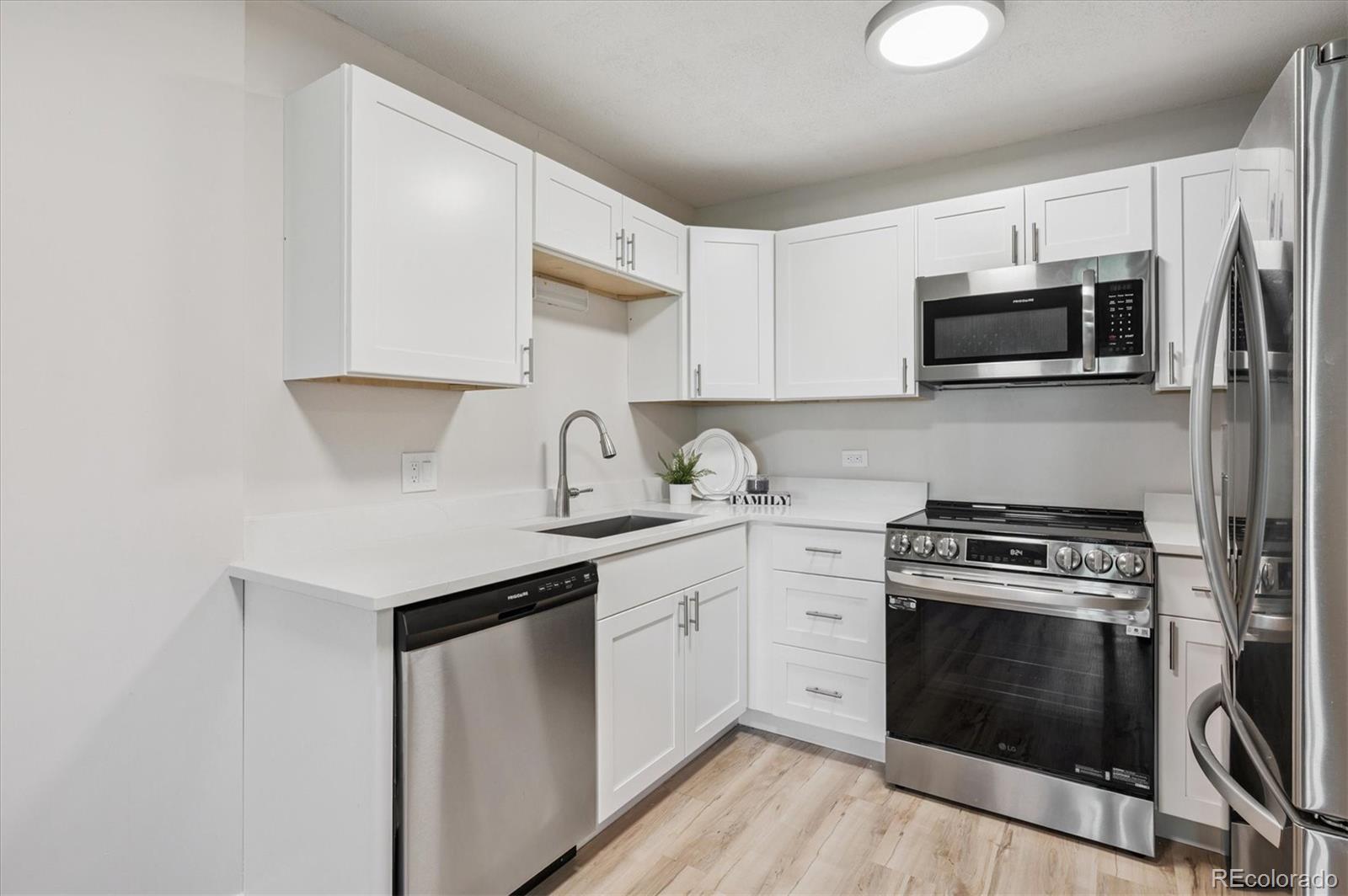 MLS Image #4 for 9380 e center avenue,denver, Colorado