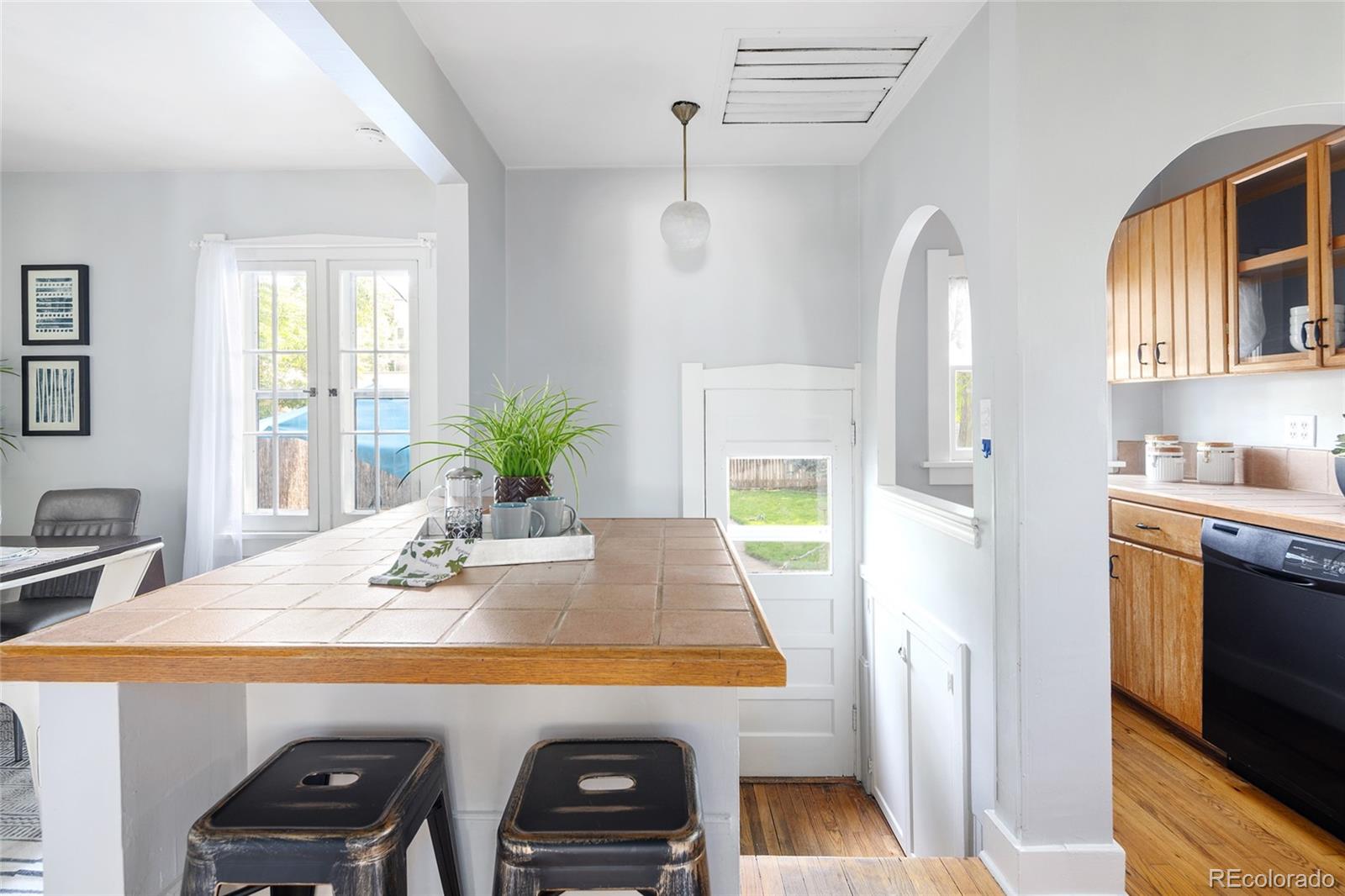 MLS Image #12 for 1838 s williams street,denver, Colorado