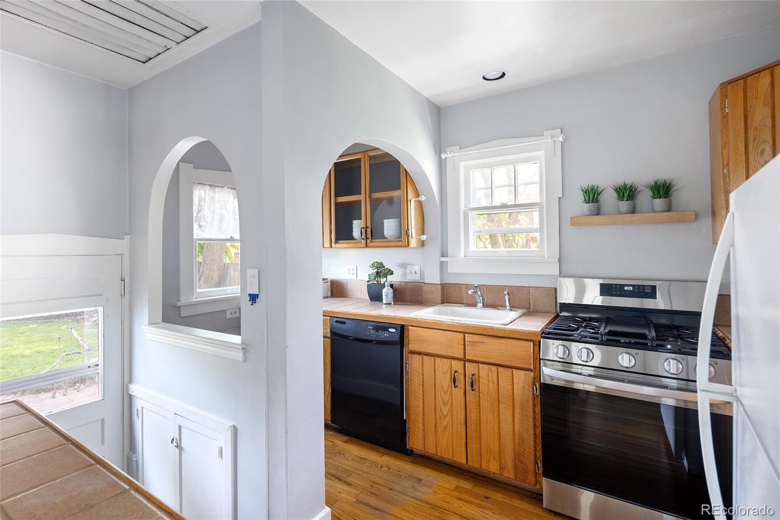 MLS Image #14 for 1838 s williams street,denver, Colorado