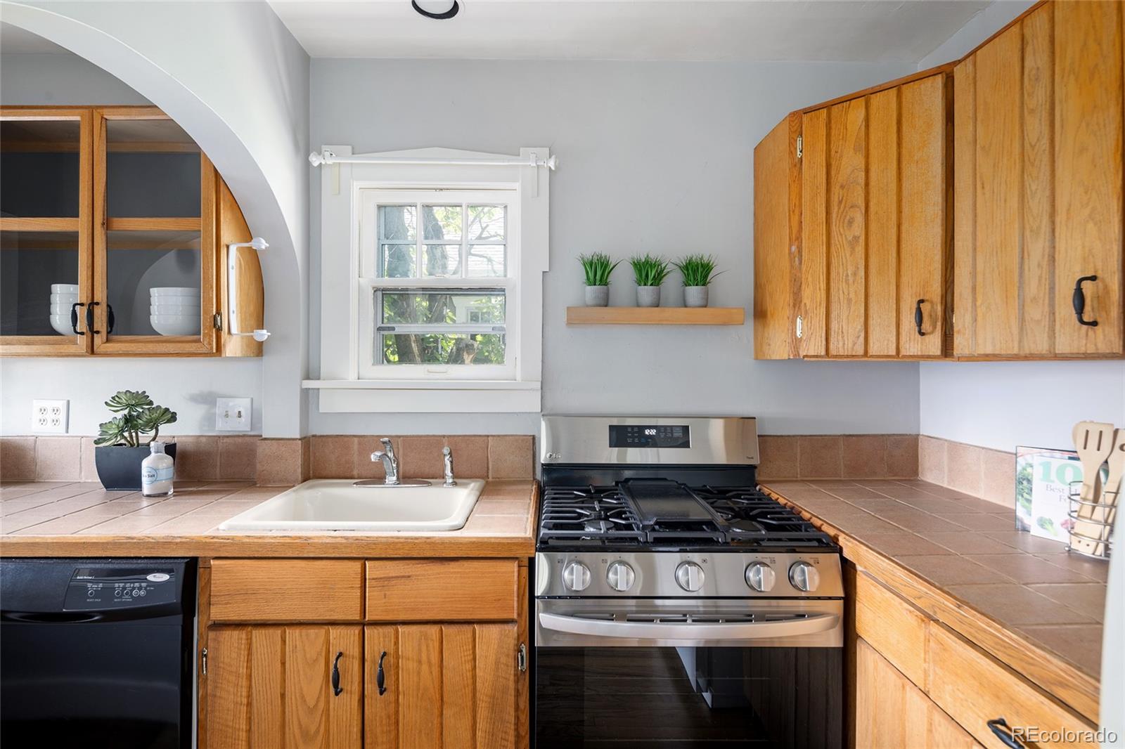 MLS Image #16 for 1838 s williams street,denver, Colorado