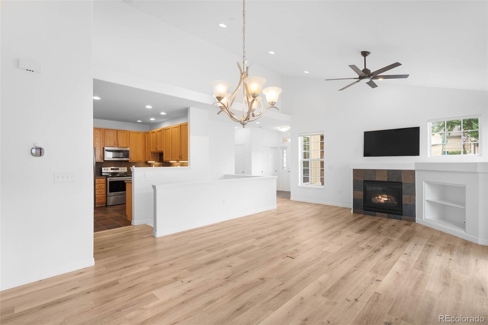 MLS Image #2 for 6658 s shawnee court,aurora, Colorado