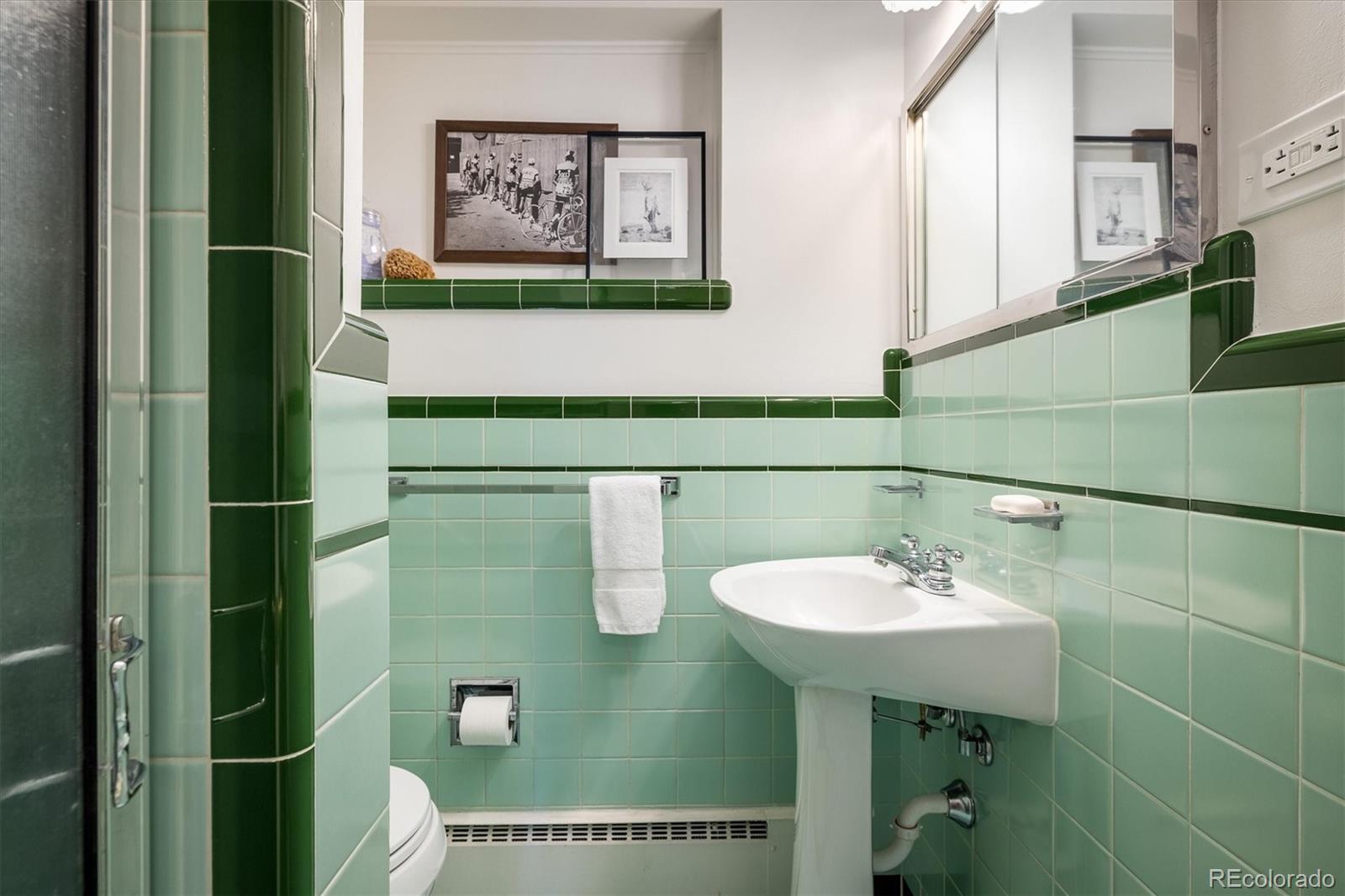 MLS Image #18 for 2605 e flora place,denver, Colorado