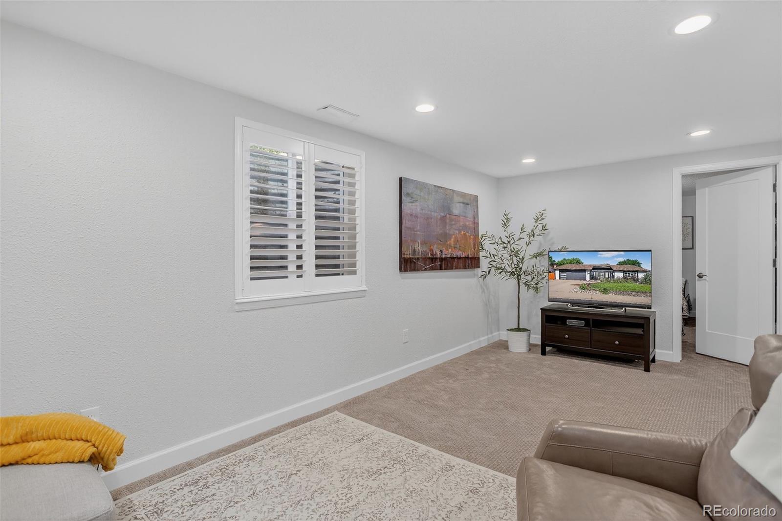 MLS Image #39 for 1975 s holland court,lakewood, Colorado