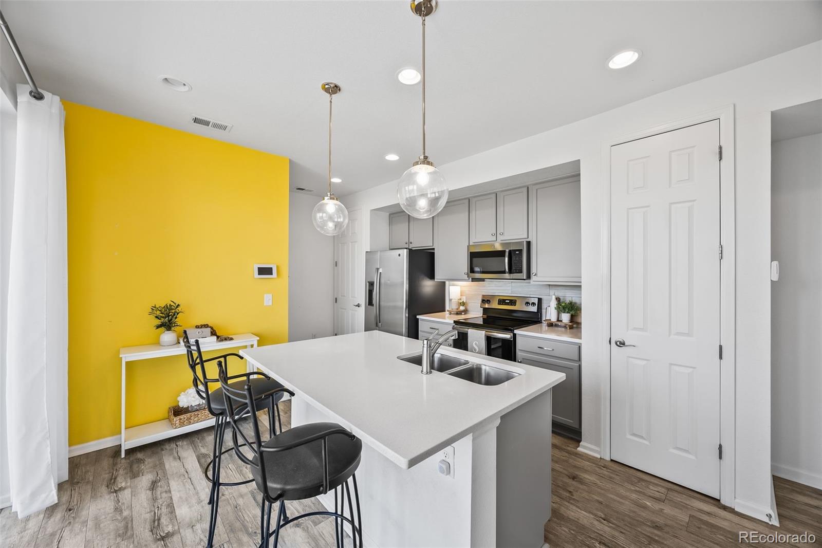 MLS Image #12 for 23633 e 5th drive,aurora, Colorado