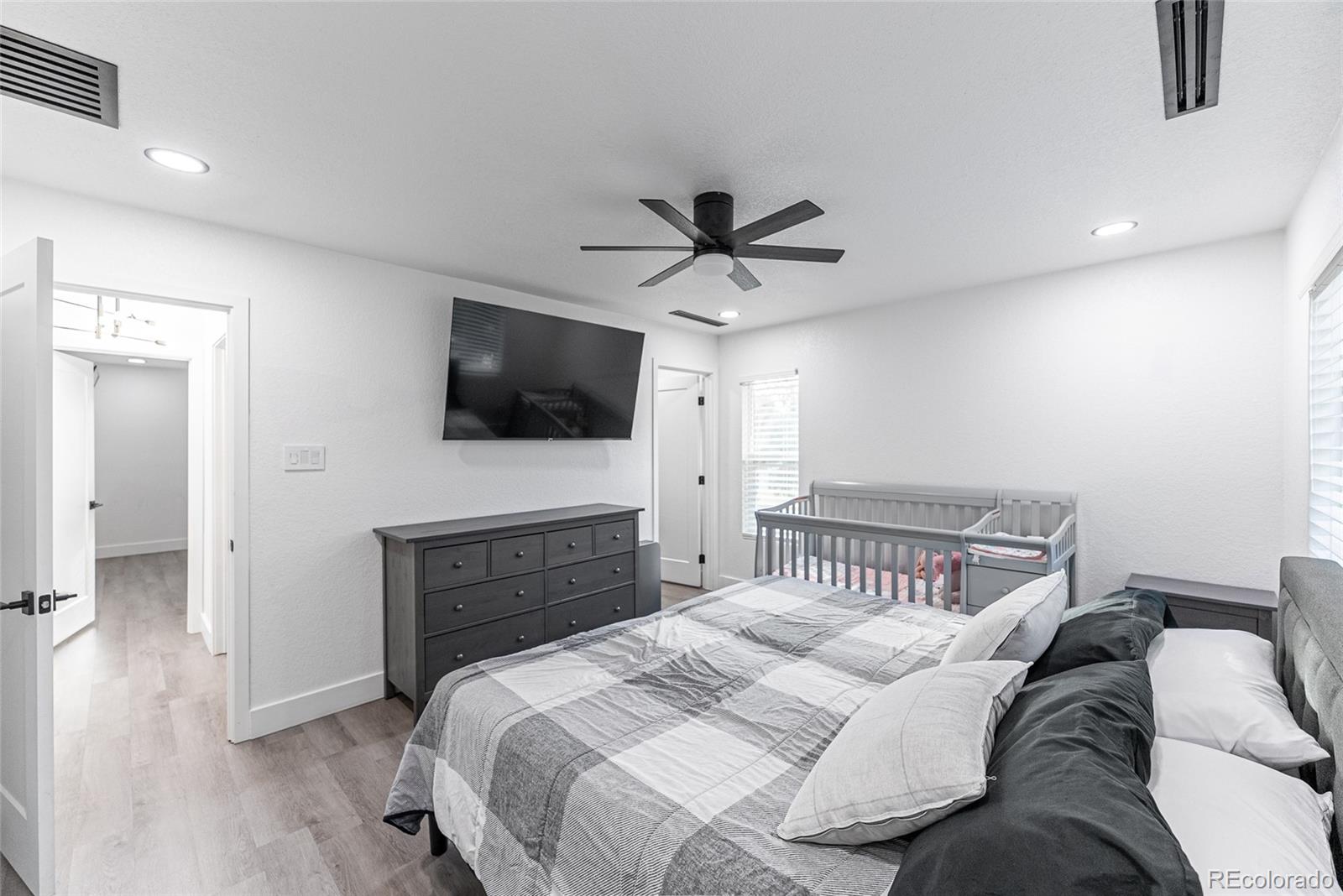 MLS Image #16 for 7302 e bates drive,denver, Colorado
