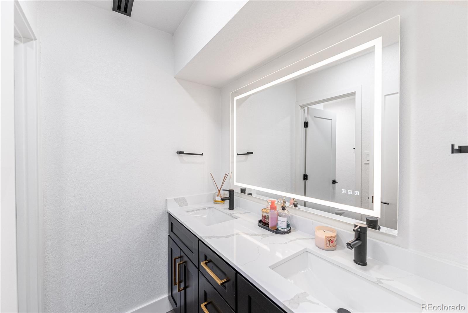 MLS Image #20 for 7302 e bates drive,denver, Colorado
