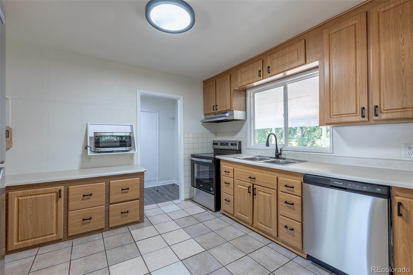 MLS Image #6 for 1320  estes street,lakewood, Colorado