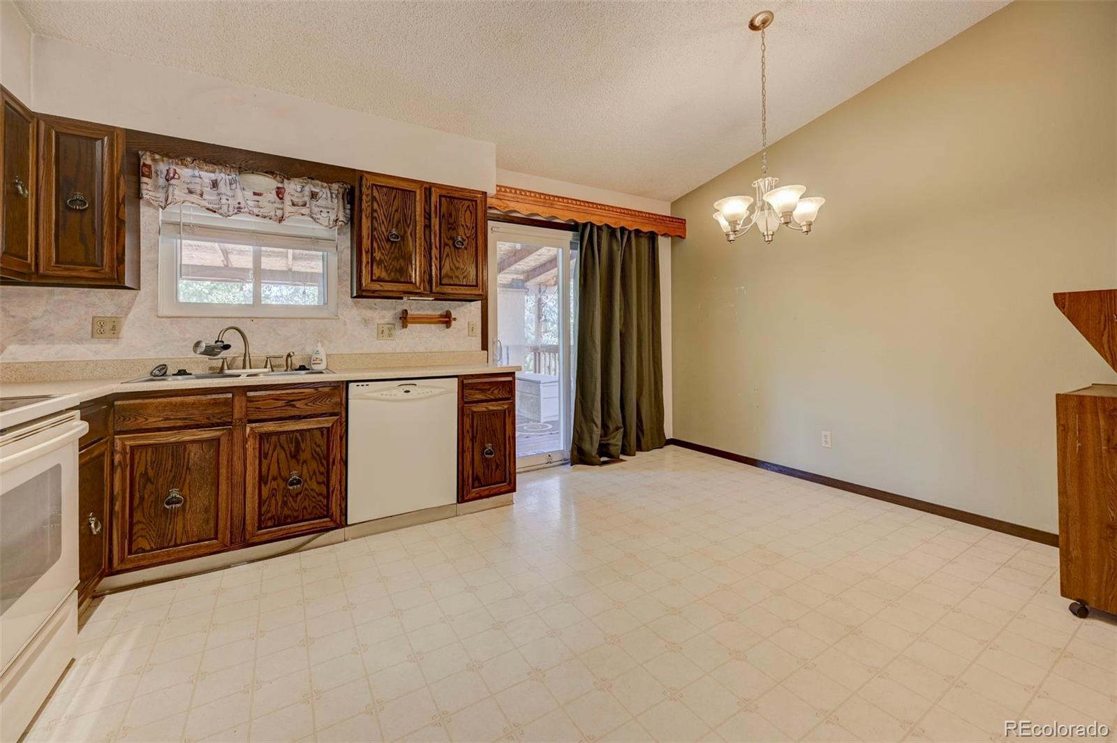 MLS Image #9 for 4738  dover drive,colorado springs, Colorado