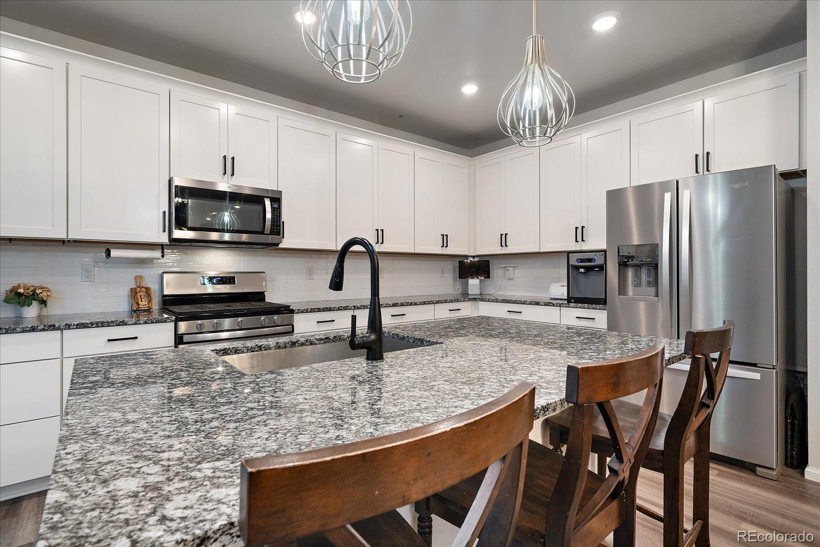 MLS Image #11 for 8208 s trails edge way,centennial, Colorado