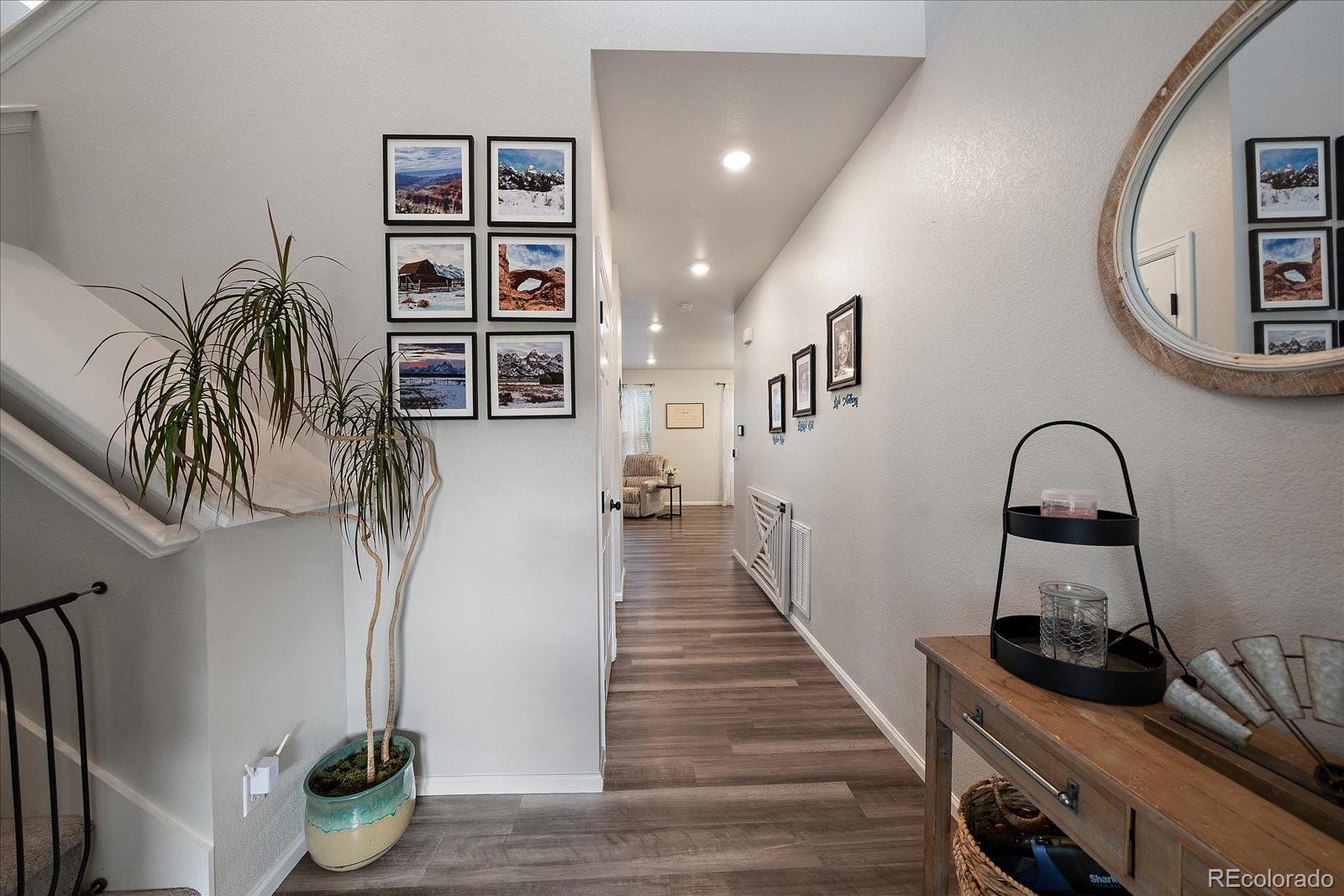 MLS Image #3 for 8208 s trails edge way,centennial, Colorado