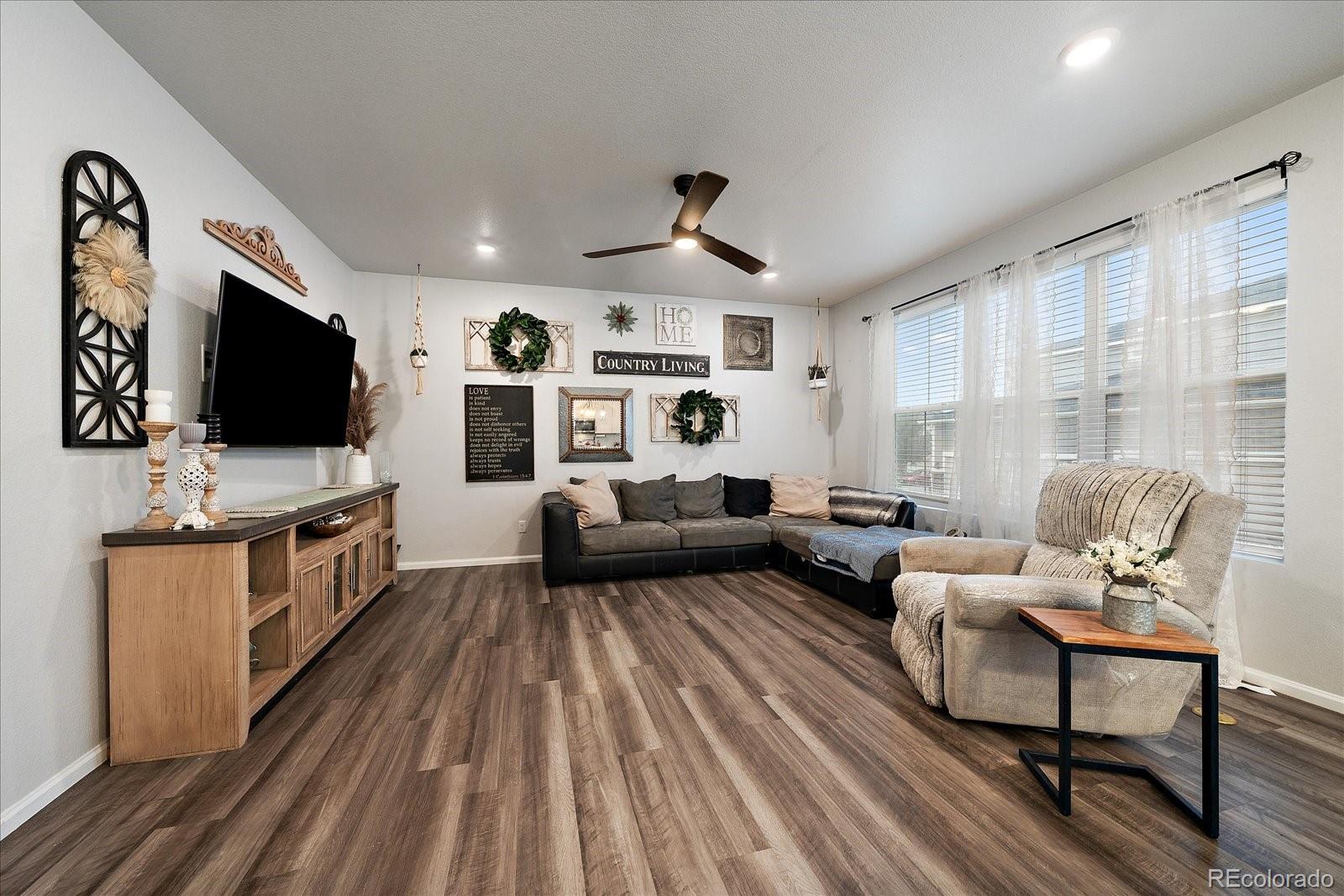 MLS Image #6 for 8208 s trails edge way,centennial, Colorado