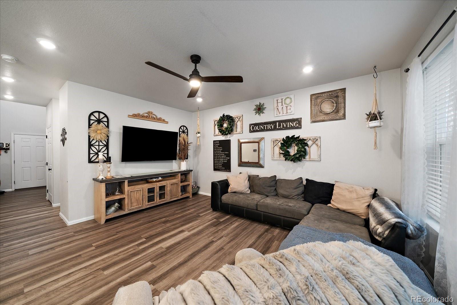 MLS Image #7 for 8208 s trails edge way,centennial, Colorado