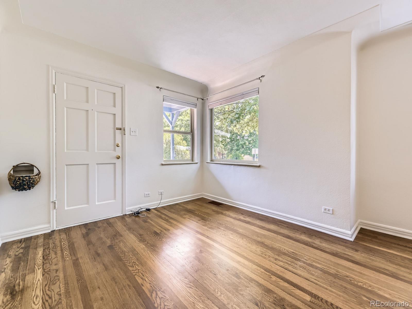MLS Image #4 for 2102 s pearl street,denver, Colorado