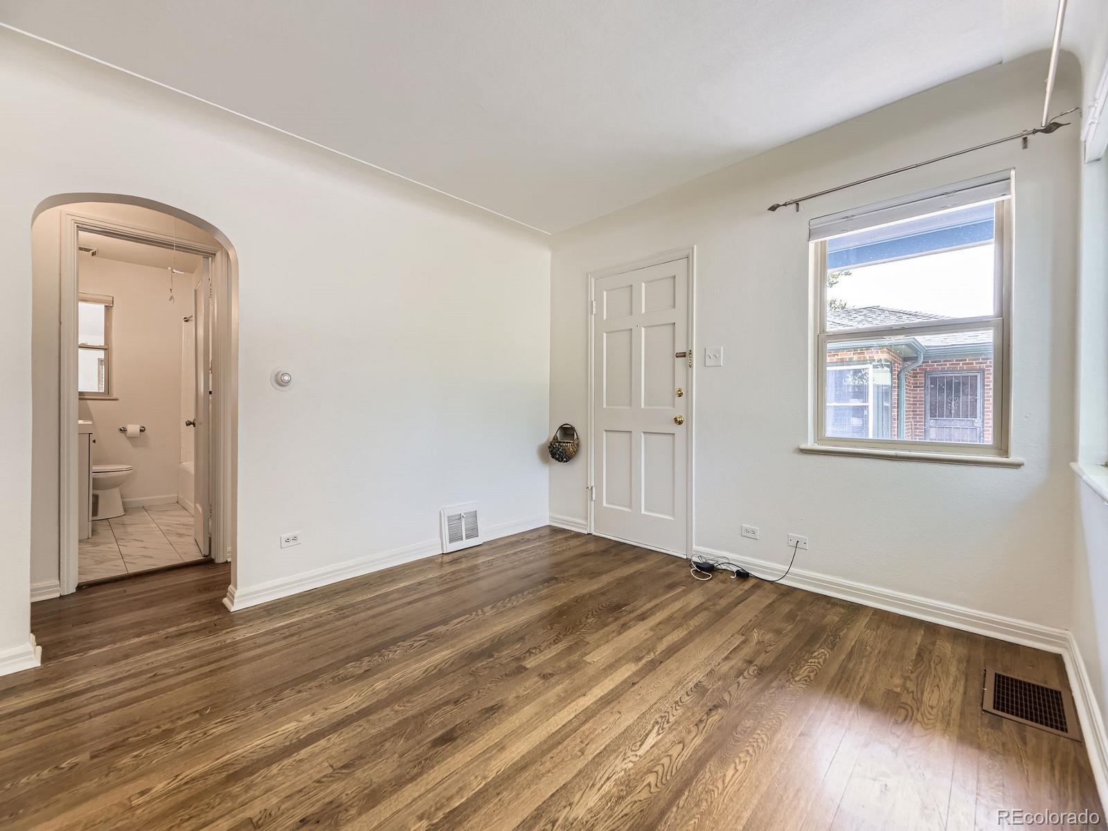 MLS Image #8 for 2102 s pearl street,denver, Colorado