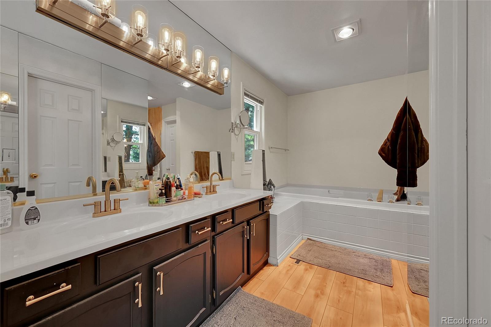 MLS Image #19 for 1655 s syracuse street,denver, Colorado