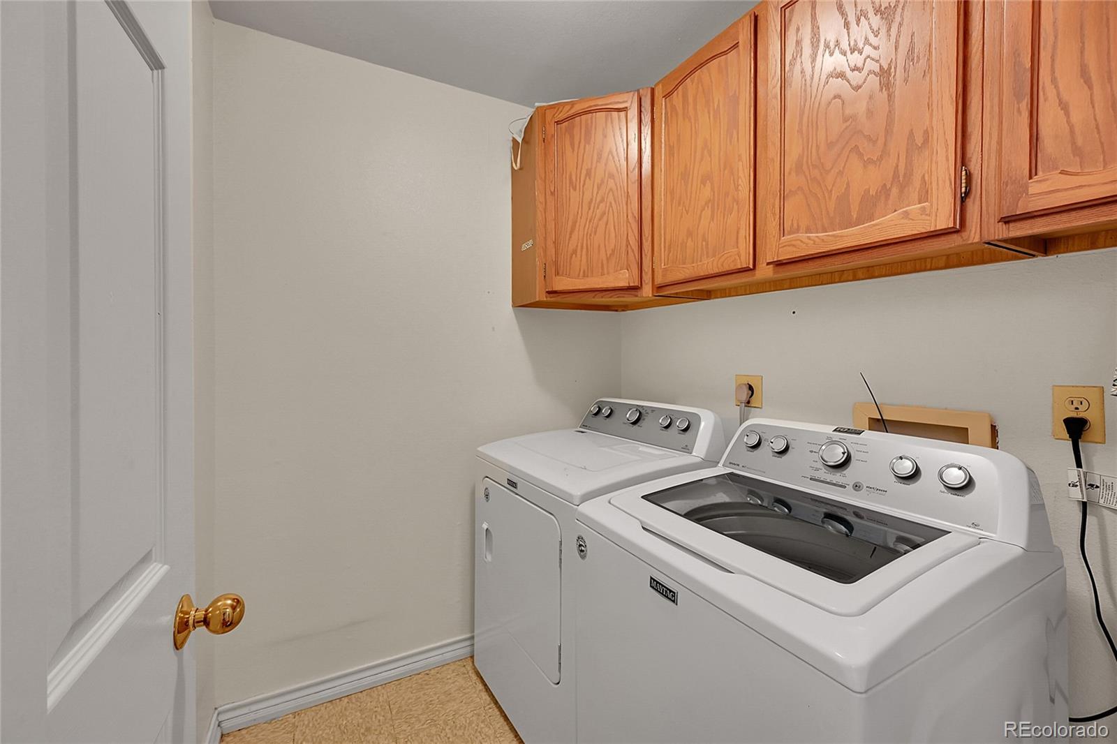 MLS Image #22 for 1655 s syracuse street,denver, Colorado