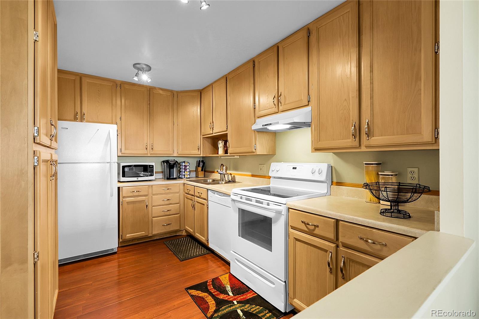 MLS Image #4 for 9335 e center avenue,denver, Colorado