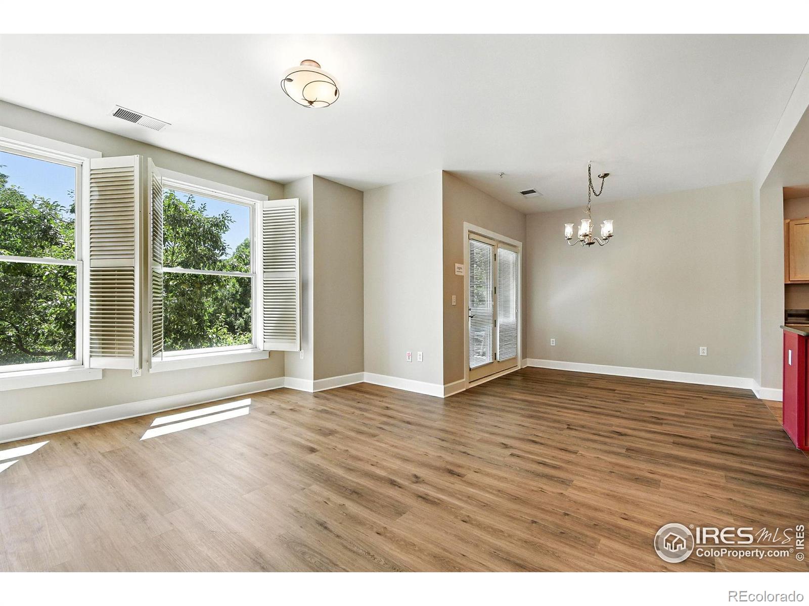 MLS Image #13 for 1631 n emerson street,denver, Colorado