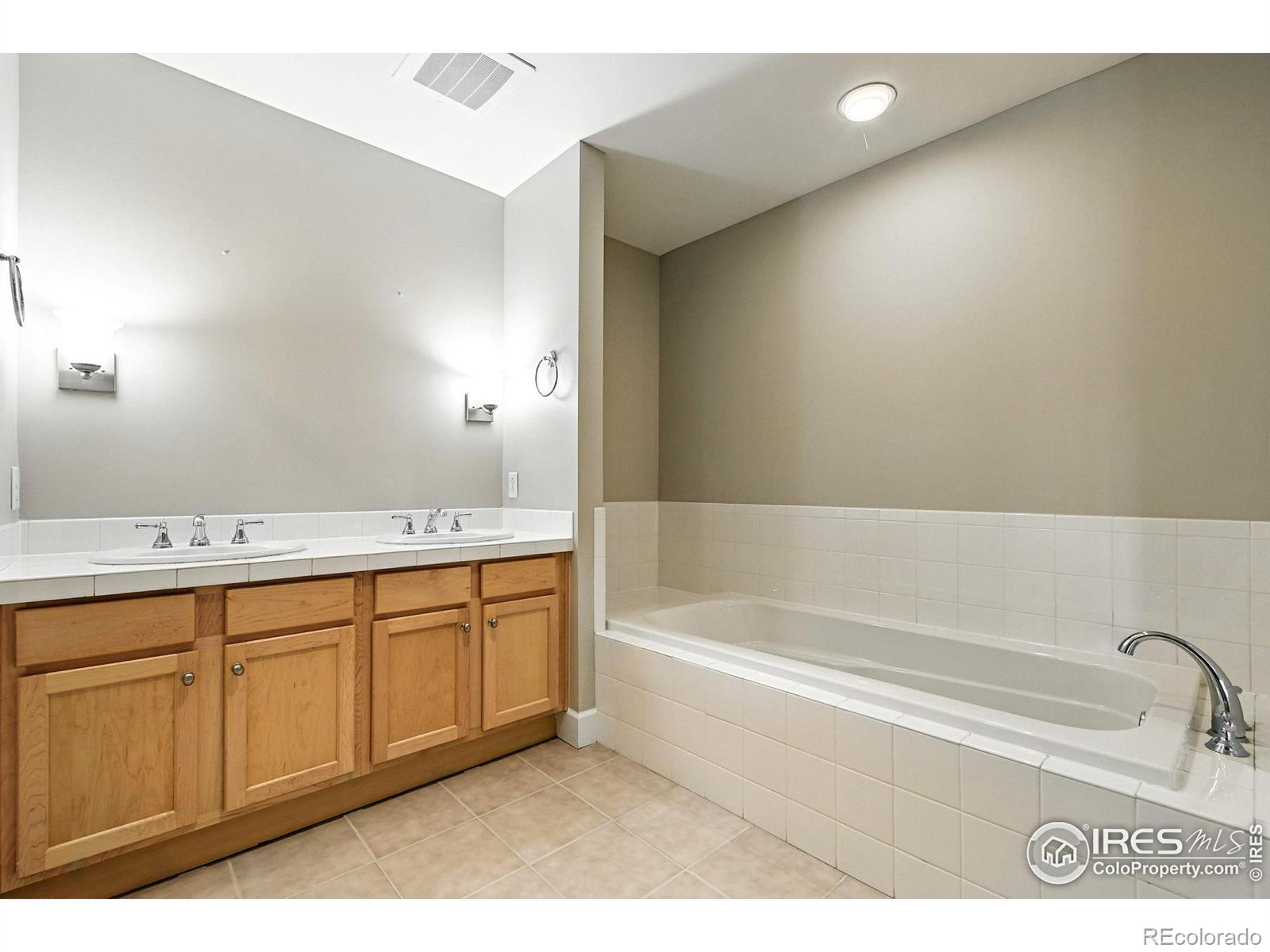 MLS Image #27 for 1631 n emerson street,denver, Colorado