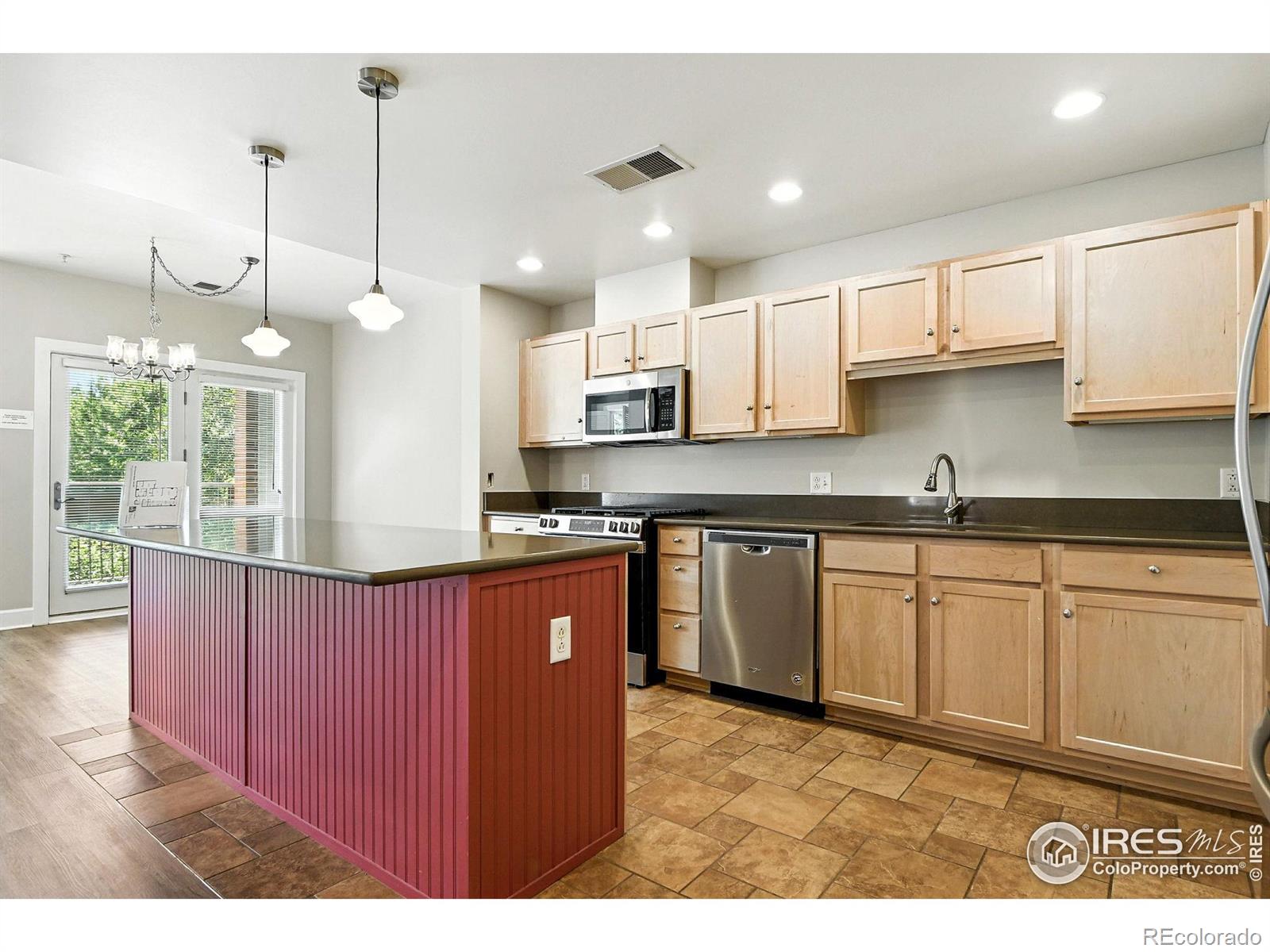 MLS Image #6 for 1631 n emerson street,denver, Colorado