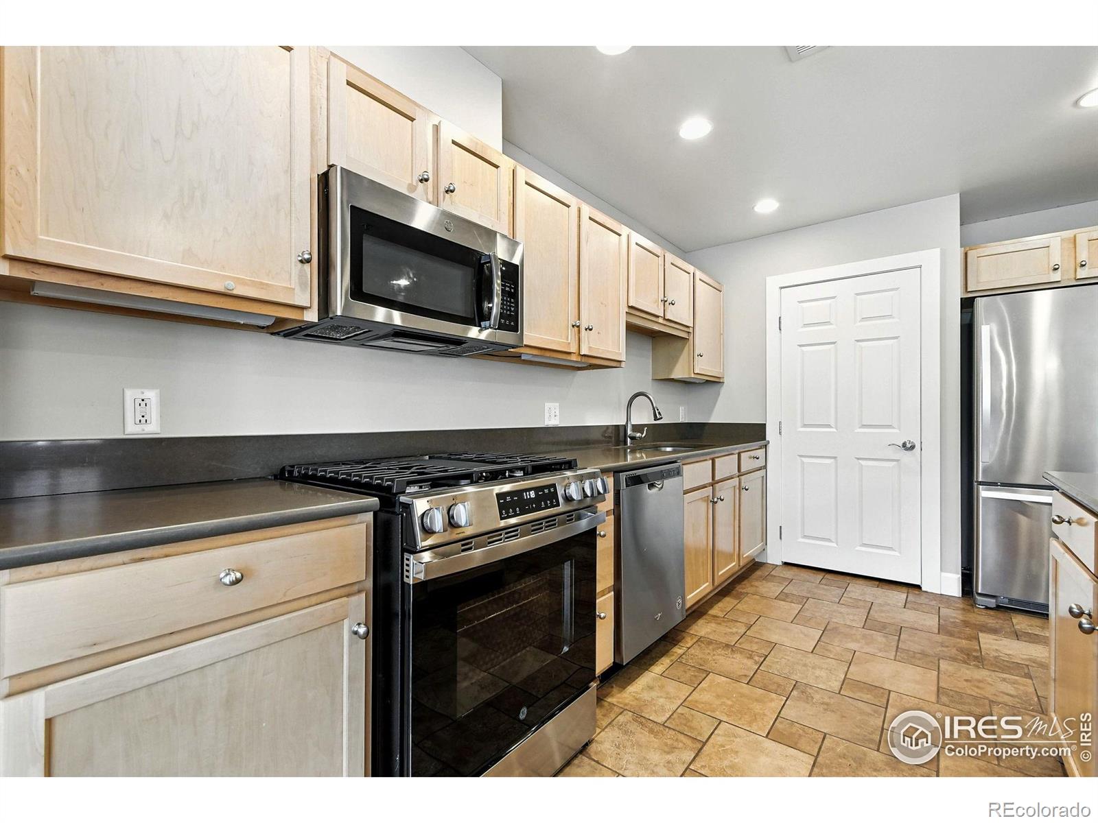 MLS Image #7 for 1631 n emerson street,denver, Colorado