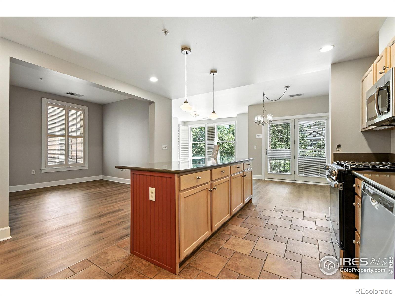 MLS Image #9 for 1631 n emerson street,denver, Colorado