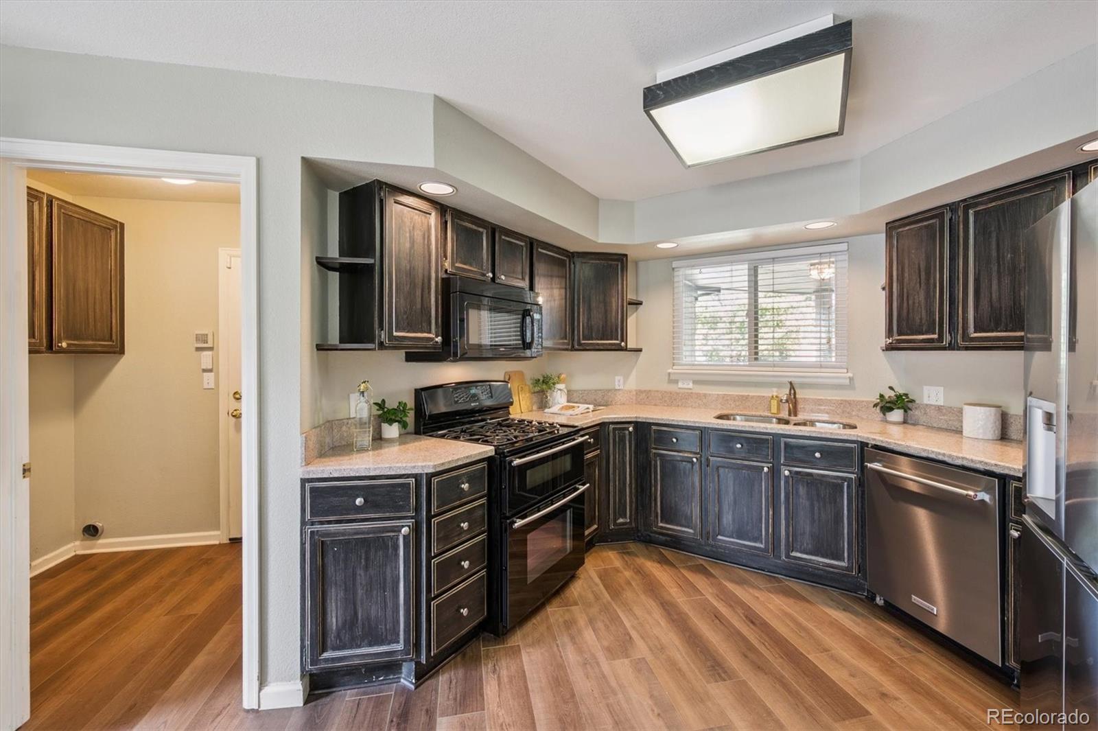 MLS Image #6 for 3314 s tulare court,denver, Colorado