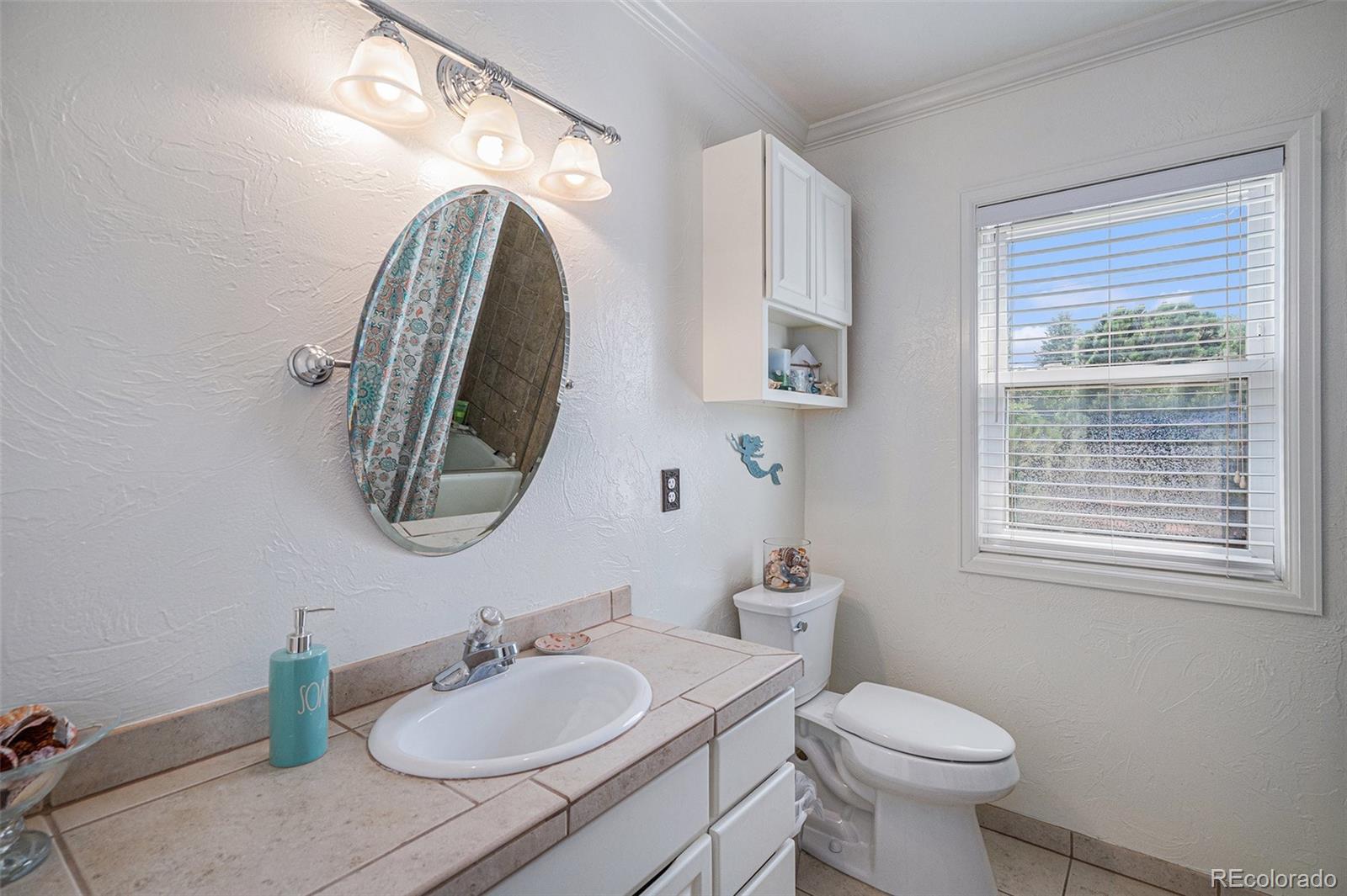 MLS Image #13 for 1040 s dayton street,denver, Colorado