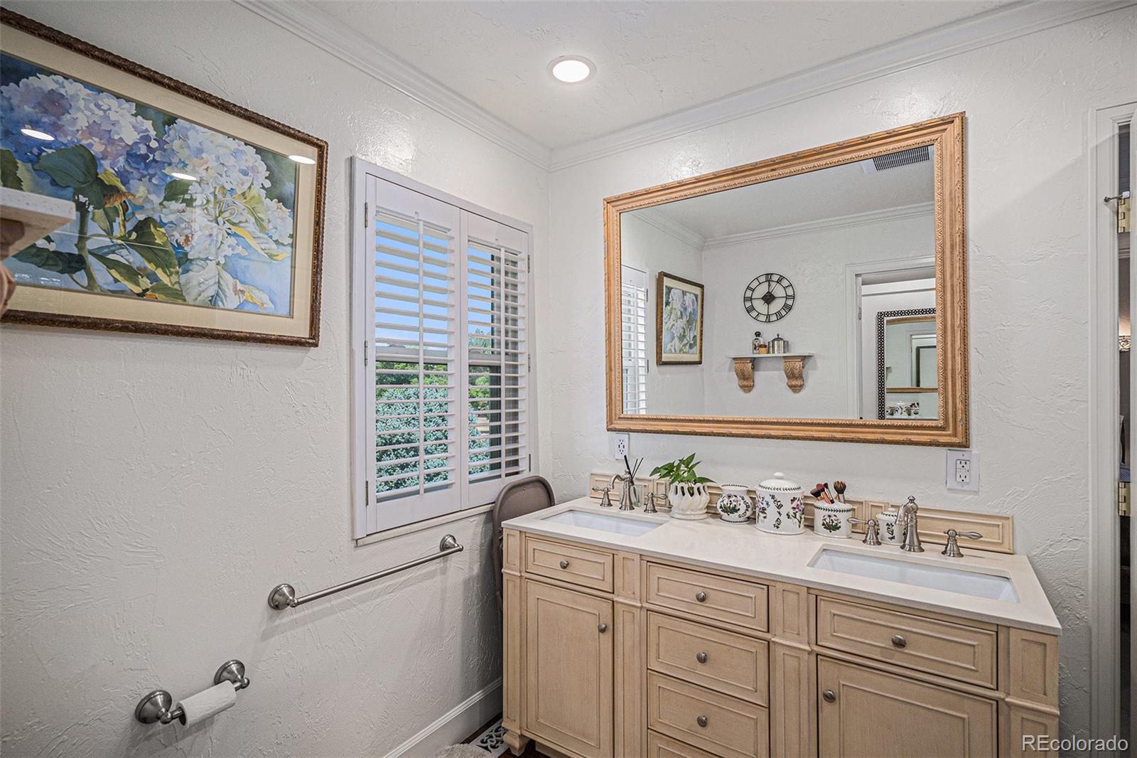 MLS Image #16 for 1040 s dayton street,denver, Colorado