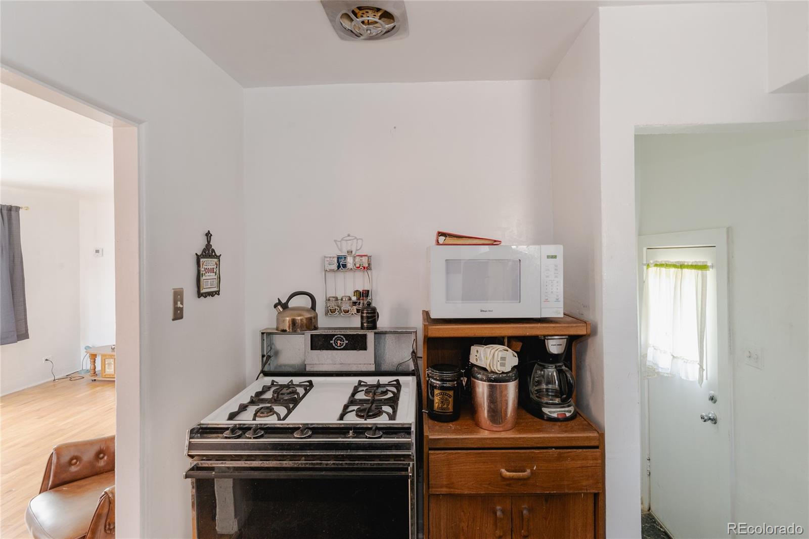 MLS Image #8 for 2665 w college avenue,denver, Colorado