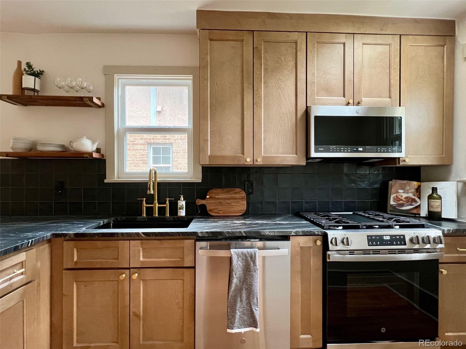 MLS Image #5 for 2589 n glencoe street,denver, Colorado