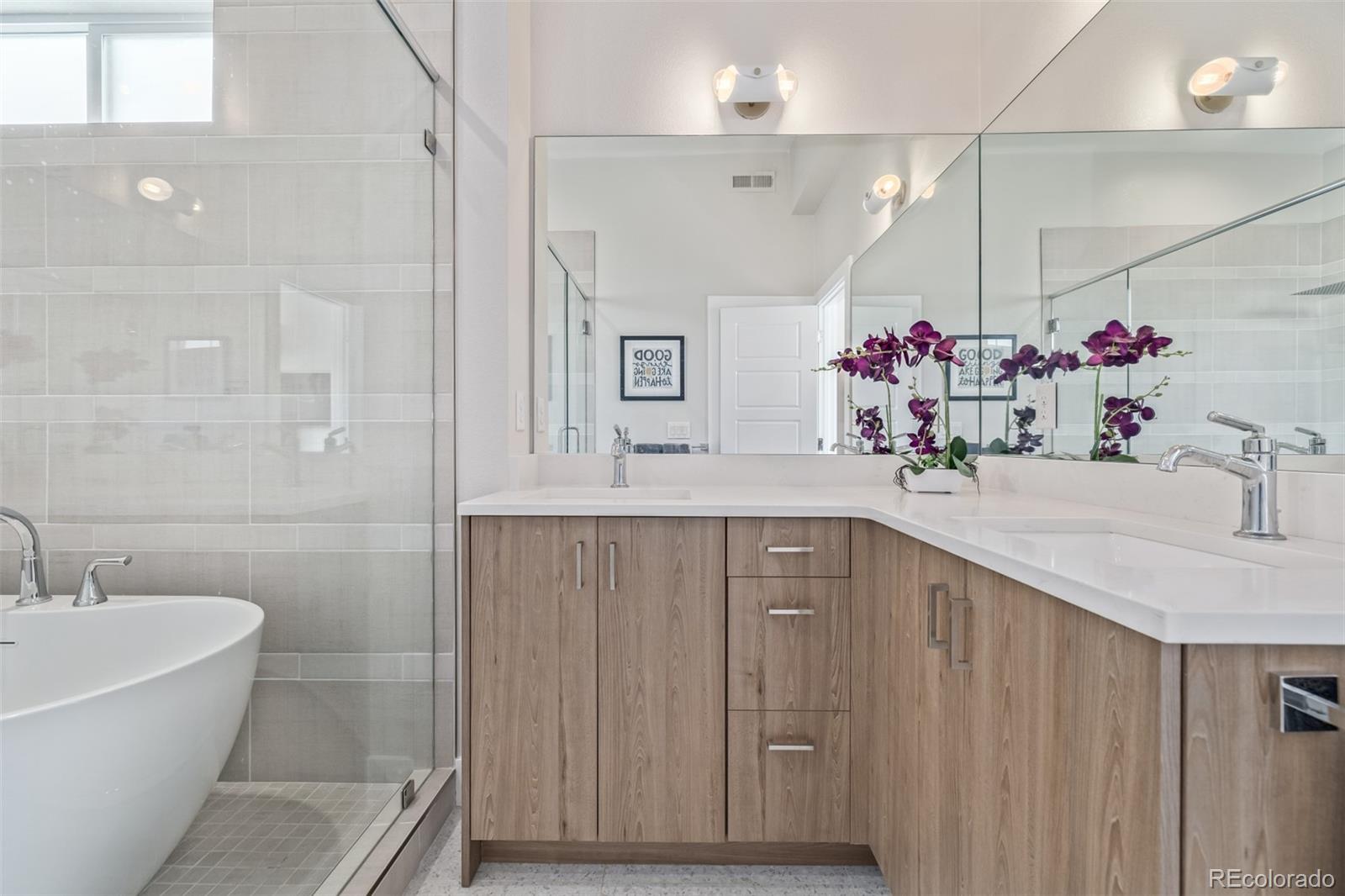 MLS Image #26 for 2350  tremont place,denver, Colorado
