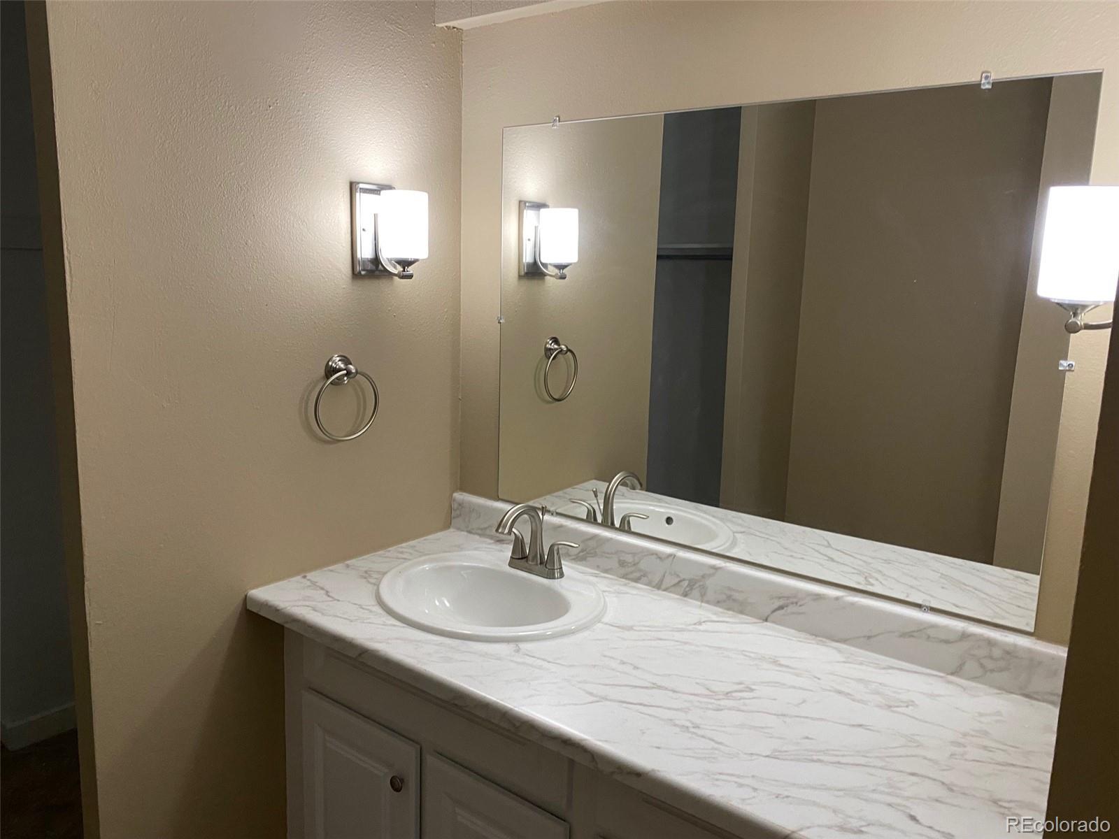 MLS Image #9 for 2835 s monaco parkway 1-202,denver, Colorado