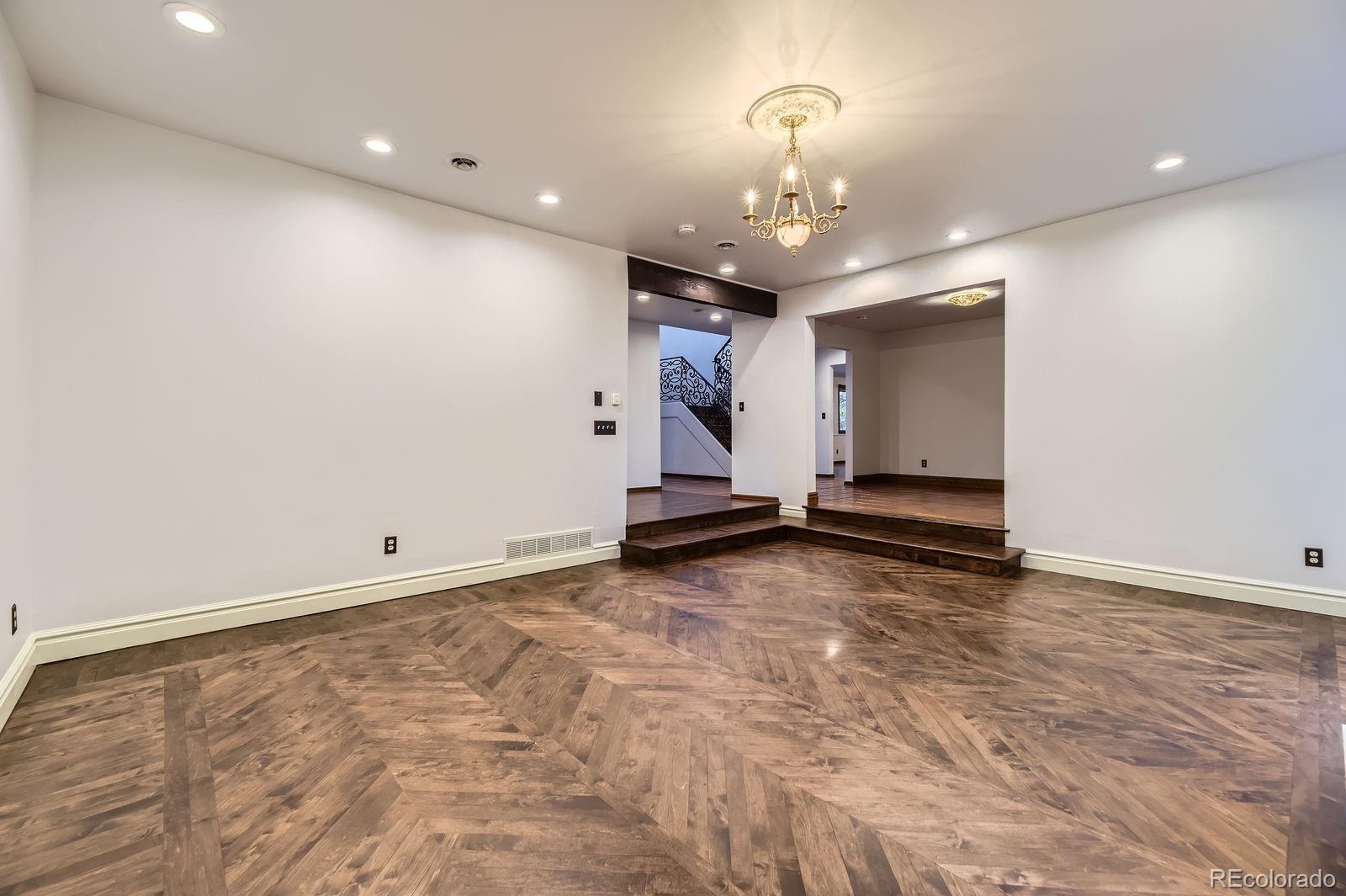 MLS Image #5 for 10783 e berry avenue,englewood, Colorado
