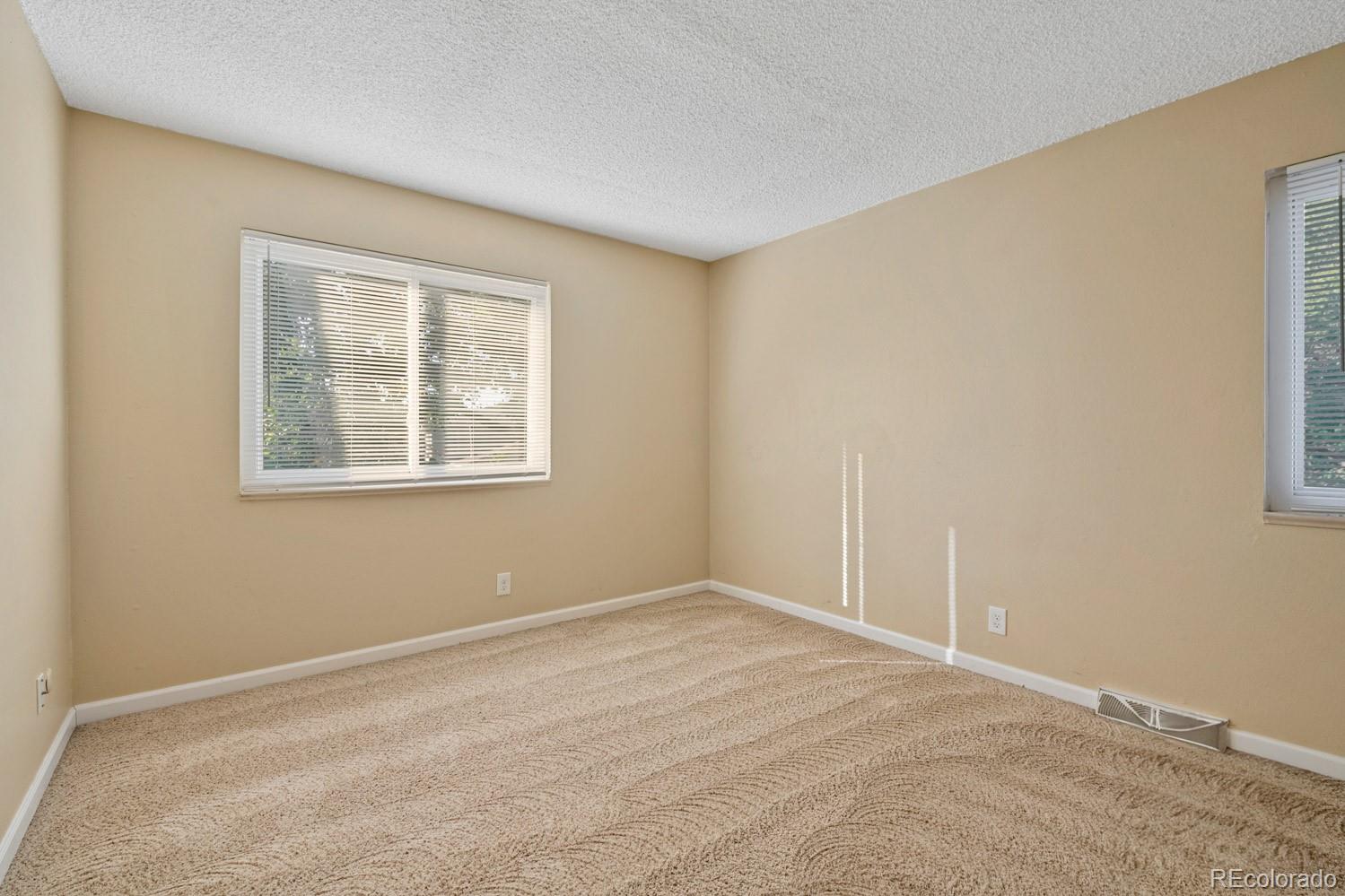 MLS Image #9 for 1195 s oneida street,denver, Colorado