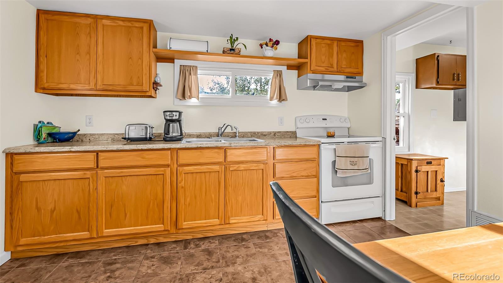 MLS Image #11 for 581  bent avenue,akron, Colorado