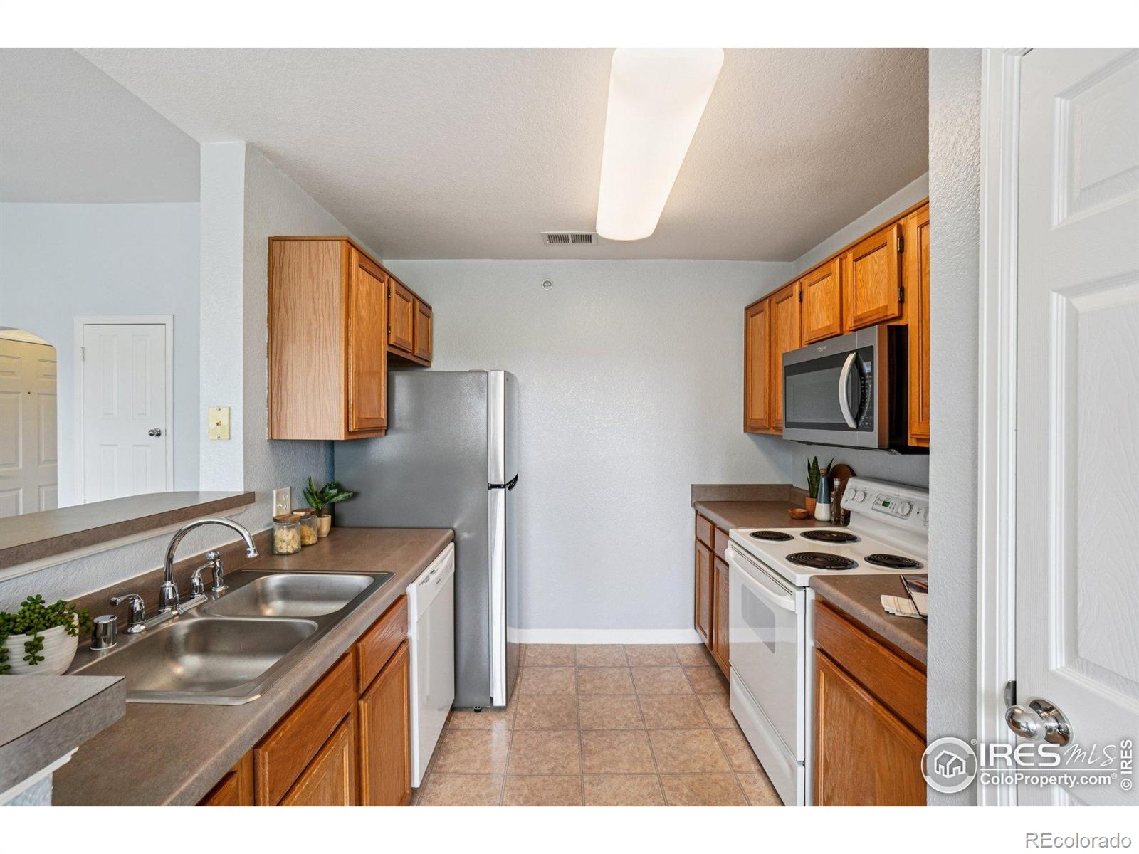 MLS Image #10 for 5620  fossil creek parkway,fort collins, Colorado