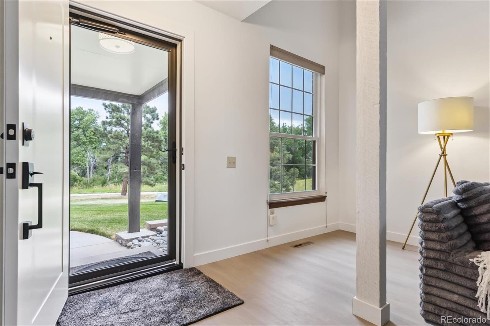 MLS Image #4 for 8189 e phillips circle,centennial, Colorado